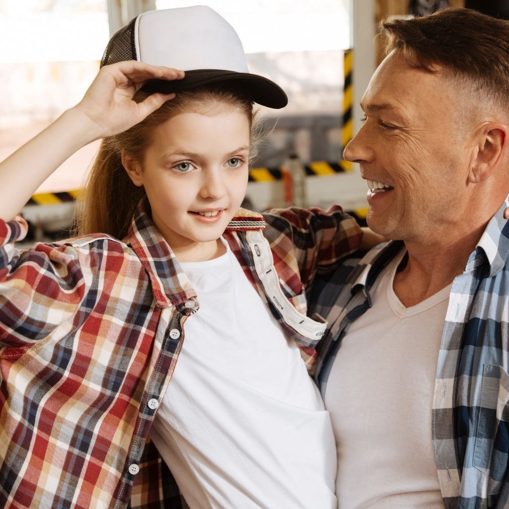 Dad Hat vs. Snapback: Similarities and Differences